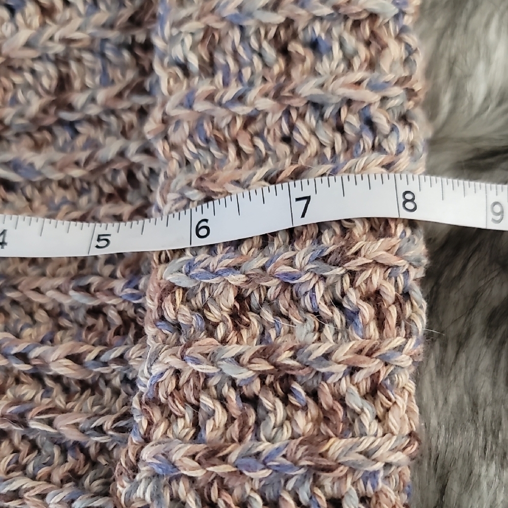 Hand Crocheted Fur Pom-Pom Snow Hat/Beanie - Picture 8 of 8